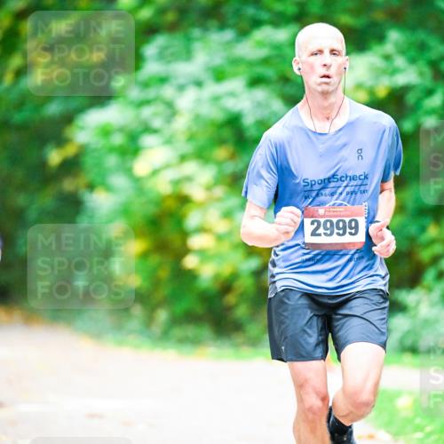 12.10.2025 - Bramfelder Halbmarathon 2025 Dr. Thomas Lammeyer http://msf.ph/oto/9350582 12.10.2025 10:34:47 Laufen 34, 2999 meine-sportfotos.de