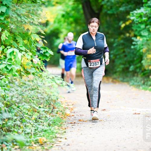 12.10.2025 - Bramfelder Halbmarathon 2025 Dr. Thomas Lammeyer http://msf.ph/oto/9350589 12.10.2025 10:34:50 Laufen 2387 meine-sportfotos.de