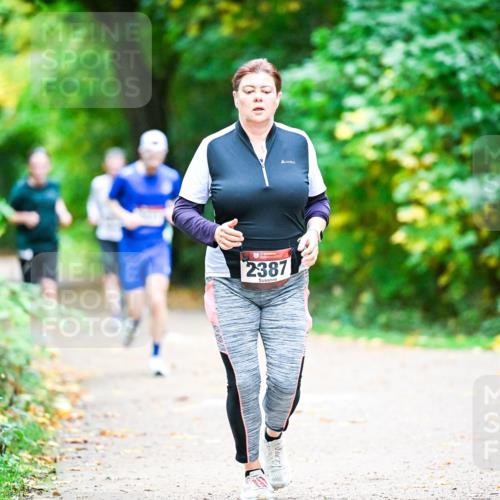 12.10.2025 - Bramfelder Halbmarathon 2025 Dr. Thomas Lammeyer http://msf.ph/oto/9350606 12.10.2025 10:34:52 Laufen 2387 meine-sportfotos.de