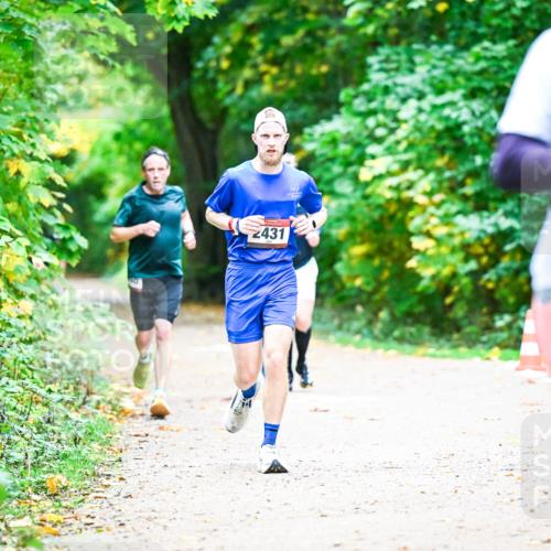 12.10.2025 - Bramfelder Halbmarathon 2025 Dr. Thomas Lammeyer http://msf.ph/oto/9350612 12.10.2025 10:34:55 Laufen 2431, 2387 meine-sportfotos.de