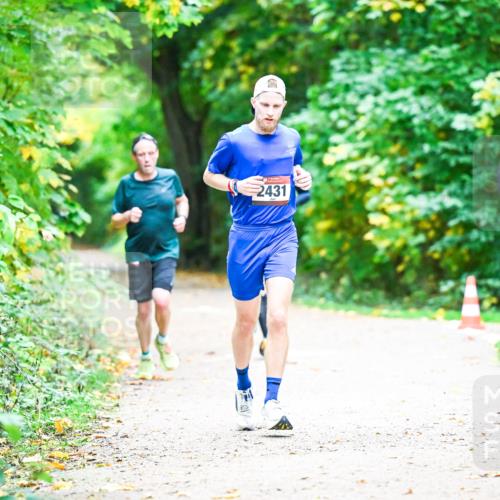 12.10.2025 - Bramfelder Halbmarathon 2025 Dr. Thomas Lammeyer http://msf.ph/oto/9350616 12.10.2025 10:34:56 Laufen 2431 meine-sportfotos.de