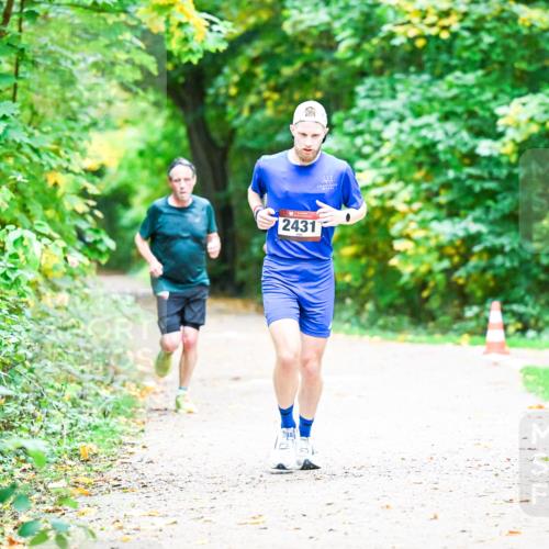 12.10.2025 - Bramfelder Halbmarathon 2025 Dr. Thomas Lammeyer http://msf.ph/oto/9350618 12.10.2025 10:34:56 Laufen 2431 meine-sportfotos.de