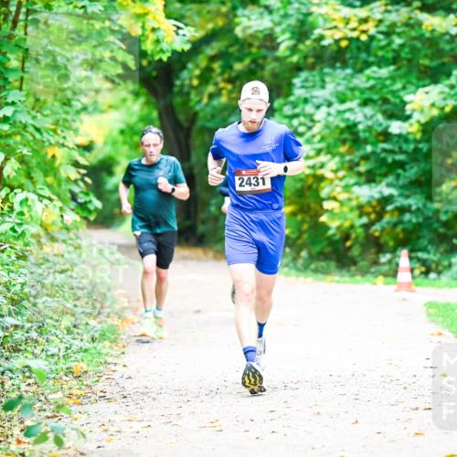 12.10.2025 - Bramfelder Halbmarathon 2025 Dr. Thomas Lammeyer http://msf.ph/oto/9350619 12.10.2025 10:34:56 Laufen 222, 2431 meine-sportfotos.de