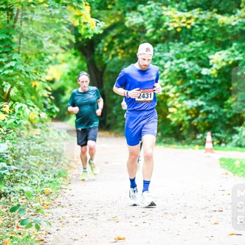 12.10.2025 - Bramfelder Halbmarathon 2025 Dr. Thomas Lammeyer http://msf.ph/oto/9350621 12.10.2025 10:34:57 Laufen 2431 meine-sportfotos.de