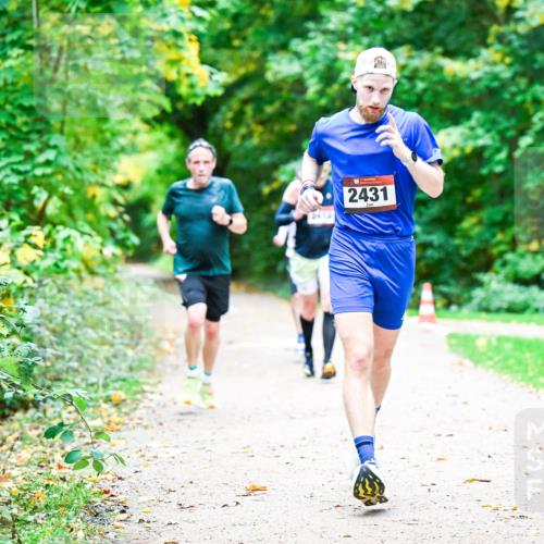12.10.2025 - Bramfelder Halbmarathon 2025 Dr. Thomas Lammeyer http://msf.ph/oto/9350629 12.10.2025 10:34:58 Laufen 2412, 2431 meine-sportfotos.de