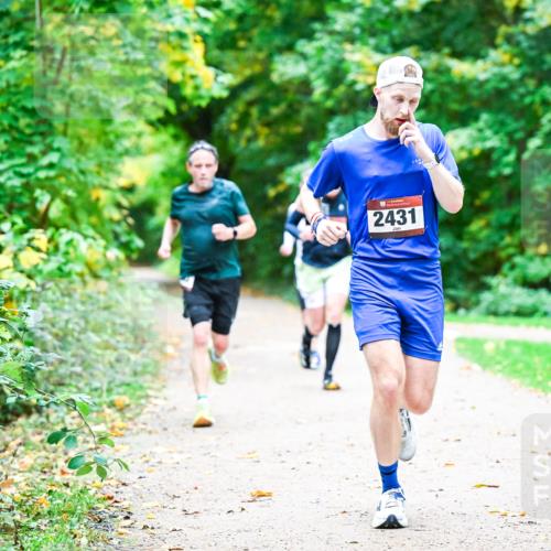 12.10.2025 - Bramfelder Halbmarathon 2025 Dr. Thomas Lammeyer http://msf.ph/oto/9350630 12.10.2025 10:34:58 Laufen 2431 meine-sportfotos.de