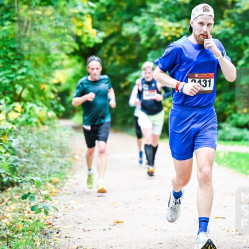 12.10.2025 - Bramfelder Halbmarathon 2025 Dr. Thomas Lammeyer http://msf.ph/oto/9350632 12.10.2025 10:34:58 Laufen 431 meine-sportfotos.de