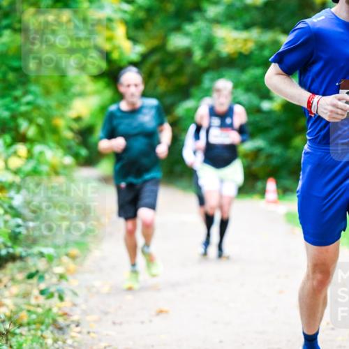 12.10.2025 - Bramfelder Halbmarathon 2025 Dr. Thomas Lammeyer http://msf.ph/oto/9350634 12.10.2025 10:34:59 Laufen 2431, 222 meine-sportfotos.de