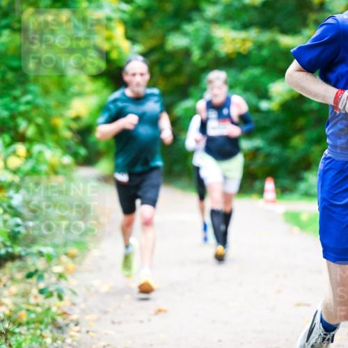 12.10.2025 - Bramfelder Halbmarathon 2025 Dr. Thomas Lammeyer http://msf.ph/oto/9350635 12.10.2025 10:34:59 Laufen 34, 431, 227 meine-sportfotos.de