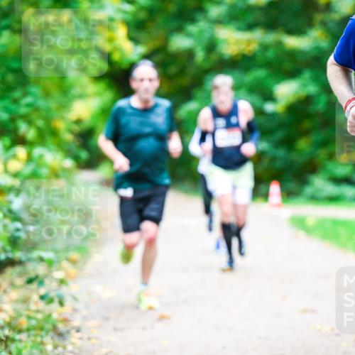 12.10.2025 - Bramfelder Halbmarathon 2025 Dr. Thomas Lammeyer http://msf.ph/oto/9350636 12.10.2025 10:34:59 Laufen 34, 2431 meine-sportfotos.de