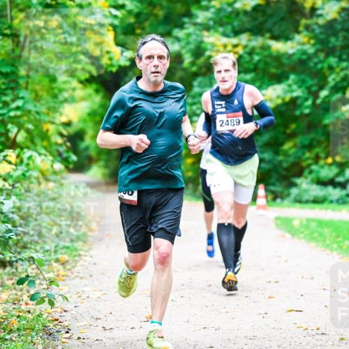 12.10.2025 - Bramfelder Halbmarathon 2025 Dr. Thomas Lammeyer http://msf.ph/oto/9350639 12.10.2025 10:34:59 Laufen 0, 2489 meine-sportfotos.de