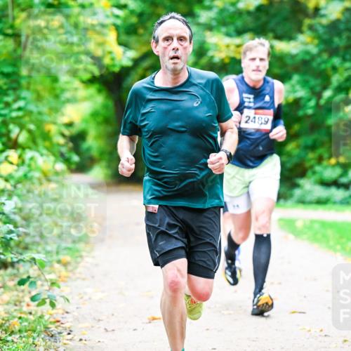12.10.2025 - Bramfelder Halbmarathon 2025 Dr. Thomas Lammeyer http://msf.ph/oto/9350642 12.10.2025 10:35:00 Laufen 2489 meine-sportfotos.de