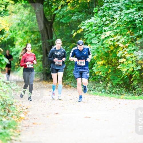 12.10.2025 - Bramfelder Halbmarathon 2025 Dr. Thomas Lammeyer http://msf.ph/oto/9350660 12.10.2025 10:35:17 Laufen 2750, 2809, 2496 meine-sportfotos.de