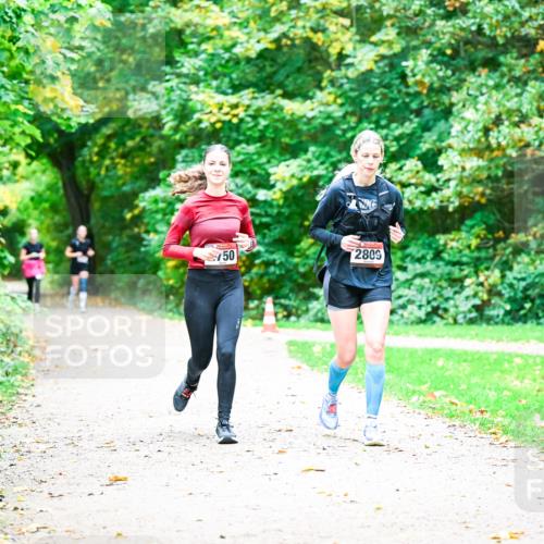 12.10.2025 - Bramfelder Halbmarathon 2025 Dr. Thomas Lammeyer http://msf.ph/oto/9350714 12.10.2025 10:35:27 Laufen 750, 2809 meine-sportfotos.de