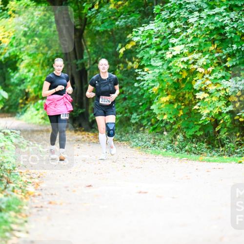 12.10.2025 - Bramfelder Halbmarathon 2025 Dr. Thomas Lammeyer http://msf.ph/oto/9350724 12.10.2025 10:35:30 Laufen 281, 2820 meine-sportfotos.de