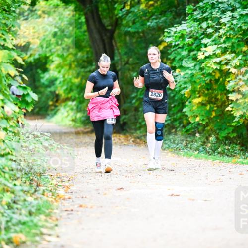 12.10.2025 - Bramfelder Halbmarathon 2025 Dr. Thomas Lammeyer http://msf.ph/oto/9350727 12.10.2025 10:35:32 Laufen 2820, 281 meine-sportfotos.de