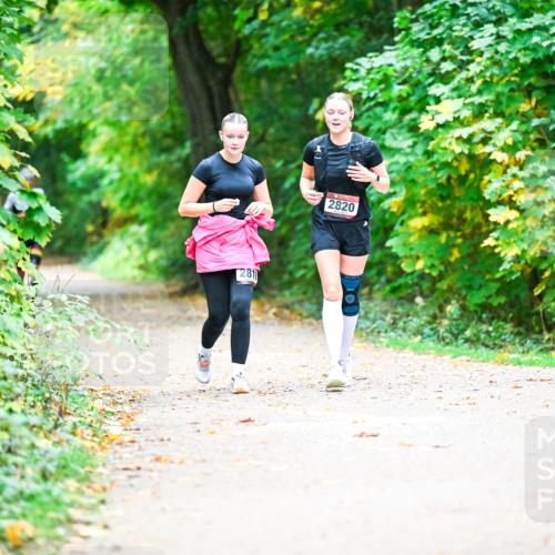 12.10.2025 - Bramfelder Halbmarathon 2025 Dr. Thomas Lammeyer http://msf.ph/oto/9350733 12.10.2025 10:35:33 Laufen 2820, 281 meine-sportfotos.de