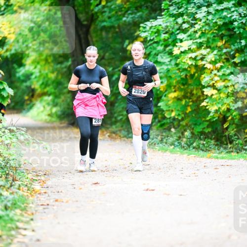 12.10.2025 - Bramfelder Halbmarathon 2025 Dr. Thomas Lammeyer http://msf.ph/oto/9350734 12.10.2025 10:35:33 Laufen 2820, 281 meine-sportfotos.de