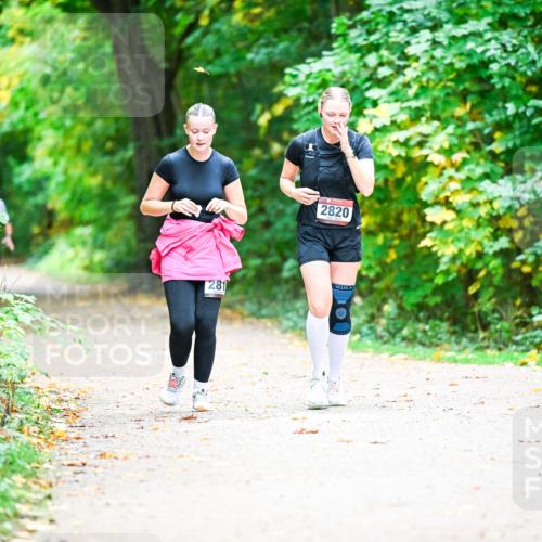 12.10.2025 - Bramfelder Halbmarathon 2025 Dr. Thomas Lammeyer http://msf.ph/oto/9350742 12.10.2025 10:35:34 Laufen 2820, 281 meine-sportfotos.de