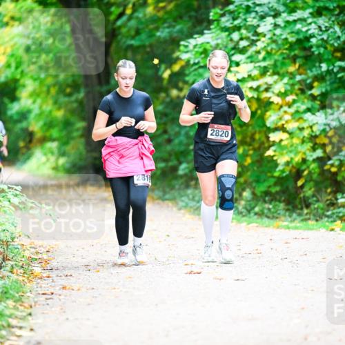 12.10.2025 - Bramfelder Halbmarathon 2025 Dr. Thomas Lammeyer http://msf.ph/oto/9350745 12.10.2025 10:35:34 Laufen 2820, 281 meine-sportfotos.de