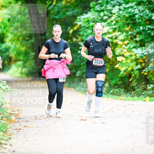 12.10.2025 - Bramfelder Halbmarathon 2025 Dr. Thomas Lammeyer http://msf.ph/oto/9350747 12.10.2025 10:35:35 Laufen 2820, 281 meine-sportfotos.de