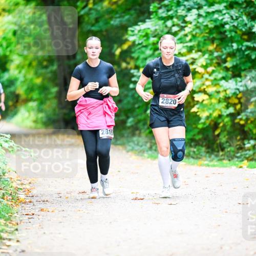 12.10.2025 - Bramfelder Halbmarathon 2025 Dr. Thomas Lammeyer http://msf.ph/oto/9350750 12.10.2025 10:35:35 Laufen 2820, 2819 meine-sportfotos.de