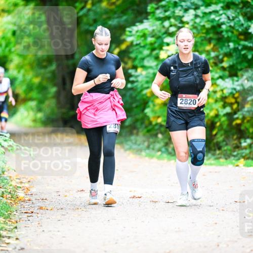 12.10.2025 - Bramfelder Halbmarathon 2025 Dr. Thomas Lammeyer http://msf.ph/oto/9350756 12.10.2025 10:35:36 Laufen 281, 2820 meine-sportfotos.de