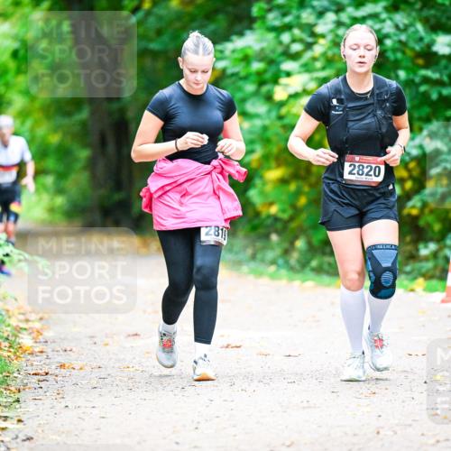 12.10.2025 - Bramfelder Halbmarathon 2025 Dr. Thomas Lammeyer http://msf.ph/oto/9350762 12.10.2025 10:35:37 Laufen 2820, 819 meine-sportfotos.de