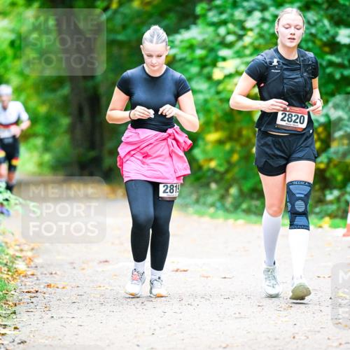 12.10.2025 - Bramfelder Halbmarathon 2025 Dr. Thomas Lammeyer http://msf.ph/oto/9350763 12.10.2025 10:35:37 Laufen 2819, 2820 meine-sportfotos.de
