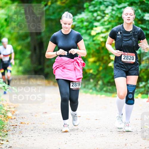 12.10.2025 - Bramfelder Halbmarathon 2025 Dr. Thomas Lammeyer http://msf.ph/oto/9350765 12.10.2025 10:35:37 Laufen 2819, 2820 meine-sportfotos.de