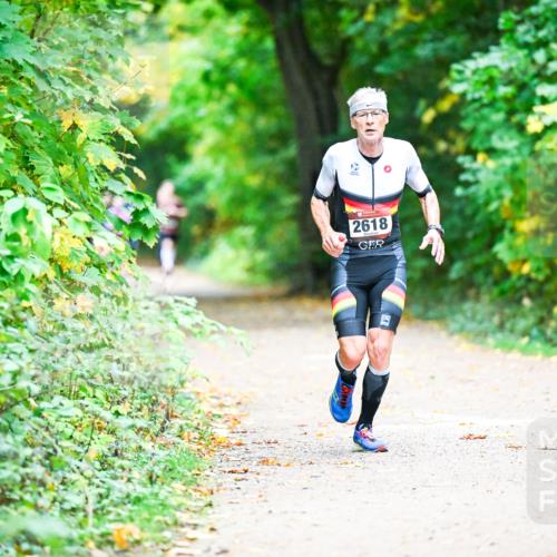 12.10.2025 - Bramfelder Halbmarathon 2025 Dr. Thomas Lammeyer http://msf.ph/oto/9350766 12.10.2025 10:35:42 Laufen 2618 meine-sportfotos.de