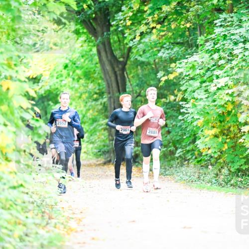 12.10.2025 - Bramfelder Halbmarathon 2025 Dr. Thomas Lammeyer http://msf.ph/oto/9350773 12.10.2025 10:35:57 Laufen 2552, 2961, 2881 meine-sportfotos.de