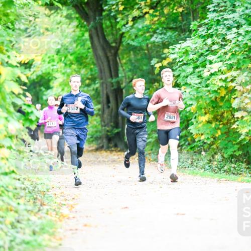 12.10.2025 - Bramfelder Halbmarathon 2025 Dr. Thomas Lammeyer http://msf.ph/oto/9350779 12.10.2025 10:35:58 Laufen 2712, 2552, 61, 2881 meine-sportfotos.de