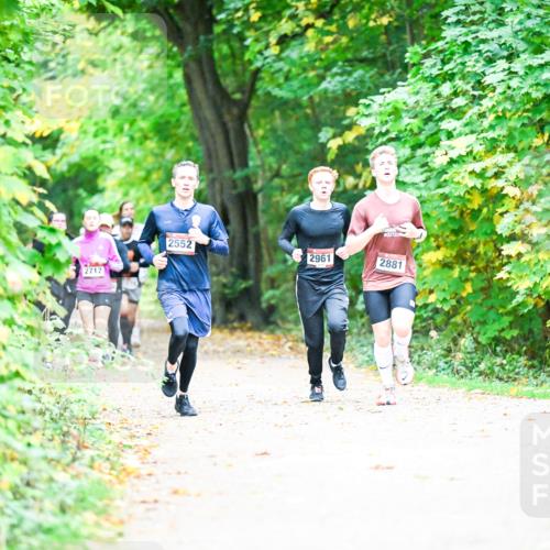 12.10.2025 - Bramfelder Halbmarathon 2025 Dr. Thomas Lammeyer http://msf.ph/oto/9350783 12.10.2025 10:35:58 Laufen 2712, 2552, 2961, 2881 meine-sportfotos.de