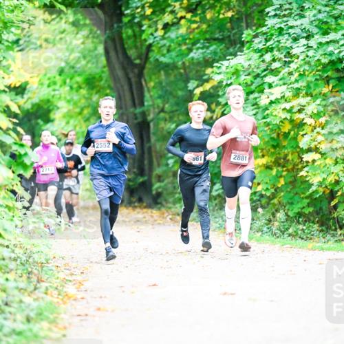 12.10.2025 - Bramfelder Halbmarathon 2025 Dr. Thomas Lammeyer http://msf.ph/oto/9350784 12.10.2025 10:35:59 Laufen 2881 meine-sportfotos.de