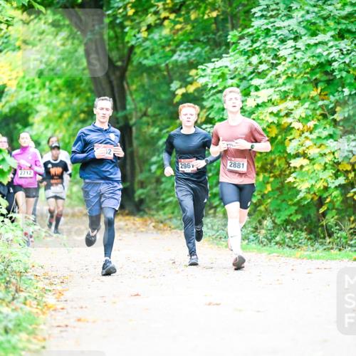 12.10.2025 - Bramfelder Halbmarathon 2025 Dr. Thomas Lammeyer http://msf.ph/oto/9350787 12.10.2025 10:35:59 Laufen 2712, 2961, 2881 meine-sportfotos.de
