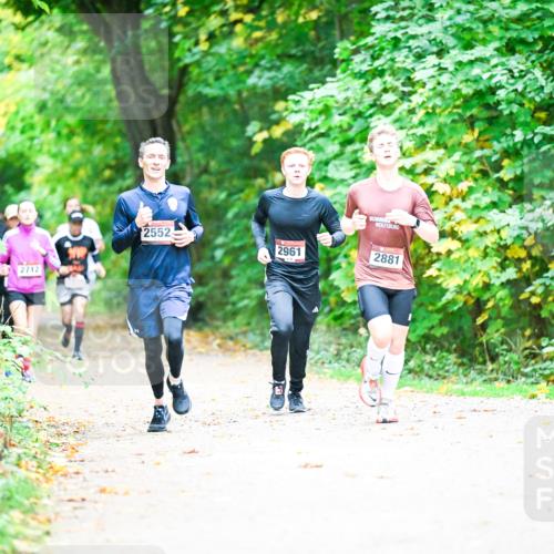 12.10.2025 - Bramfelder Halbmarathon 2025 Dr. Thomas Lammeyer http://msf.ph/oto/9350791 12.10.2025 10:36:00 Laufen 2712, 2552, 2961, 2881 meine-sportfotos.de