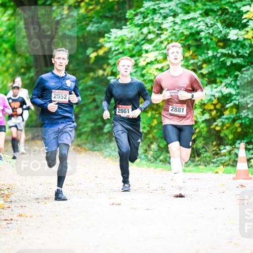 12.10.2025 - Bramfelder Halbmarathon 2025 Dr. Thomas Lammeyer http://msf.ph/oto/9350798 12.10.2025 10:36:00 Laufen 2712, 2552, 2961, 2881 meine-sportfotos.de