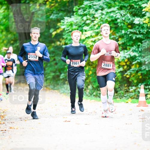 12.10.2025 - Bramfelder Halbmarathon 2025 Dr. Thomas Lammeyer http://msf.ph/oto/9350799 12.10.2025 10:36:01 Laufen 2712, 2552, 2961, 2881 meine-sportfotos.de