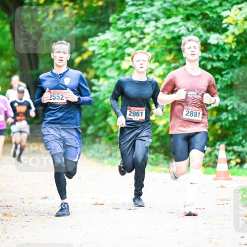 12.10.2025 - Bramfelder Halbmarathon 2025 Dr. Thomas Lammeyer http://msf.ph/oto/9350806 12.10.2025 10:36:02 Laufen 2552, 2961, 70, 2881 meine-sportfotos.de