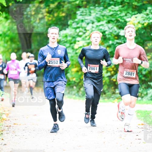 12.10.2025 - Bramfelder Halbmarathon 2025 Dr. Thomas Lammeyer http://msf.ph/oto/9350812 12.10.2025 10:36:02 Laufen 2552, 2961, 2881 meine-sportfotos.de