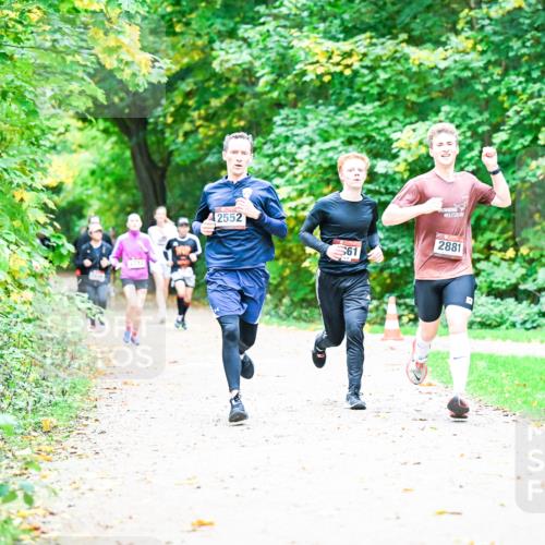 12.10.2025 - Bramfelder Halbmarathon 2025 Dr. Thomas Lammeyer http://msf.ph/oto/9350816 12.10.2025 10:36:03 Laufen 2552, 61, 2881 meine-sportfotos.de