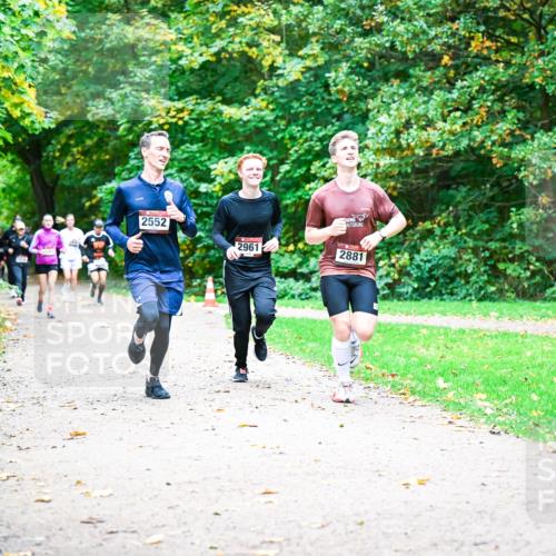 12.10.2025 - Bramfelder Halbmarathon 2025 Dr. Thomas Lammeyer http://msf.ph/oto/9350825 12.10.2025 10:36:04 Laufen 2552, 2961, 2881 meine-sportfotos.de