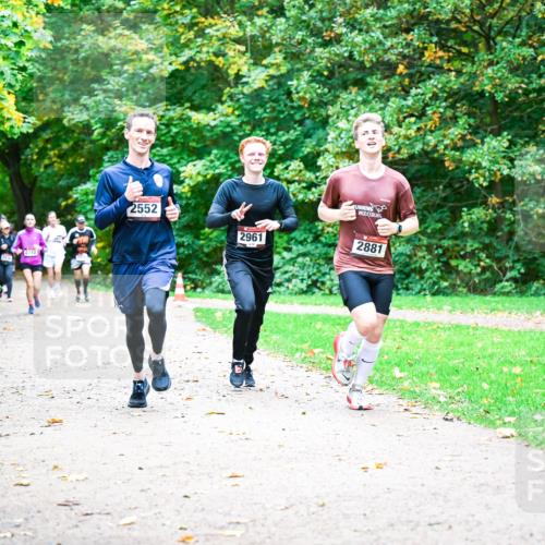 12.10.2025 - Bramfelder Halbmarathon 2025 Dr. Thomas Lammeyer http://msf.ph/oto/9350828 12.10.2025 10:36:04 Laufen 2712, 2552, 2961, 2881 meine-sportfotos.de
