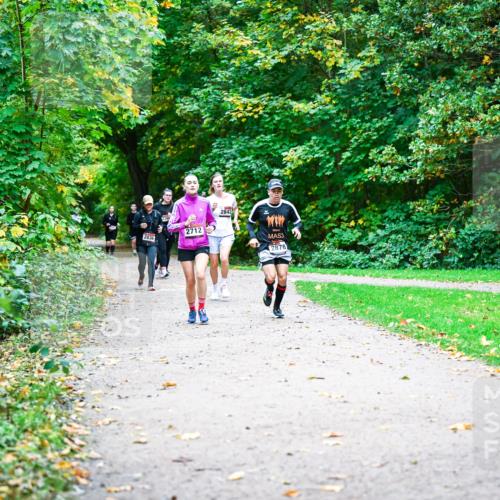 12.10.2025 - Bramfelder Halbmarathon 2025 Dr. Thomas Lammeyer http://msf.ph/oto/9350831 12.10.2025 10:36:08 Laufen 2836, 2712, 2842, 3, 2878 meine-sportfotos.de