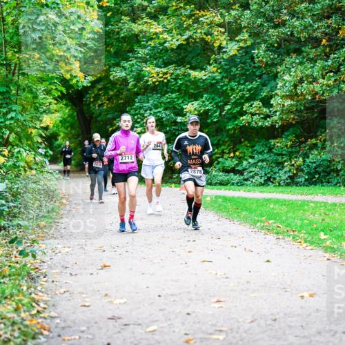 12.10.2025 - Bramfelder Halbmarathon 2025 Dr. Thomas Lammeyer http://msf.ph/oto/9350836 12.10.2025 10:36:09 Laufen 2836, 2712, 2842, 2878 meine-sportfotos.de