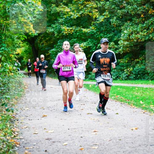 12.10.2025 - Bramfelder Halbmarathon 2025 Dr. Thomas Lammeyer http://msf.ph/oto/9350844 12.10.2025 10:36:10 Laufen 2836, 2712, 2842, 3, 2878 meine-sportfotos.de