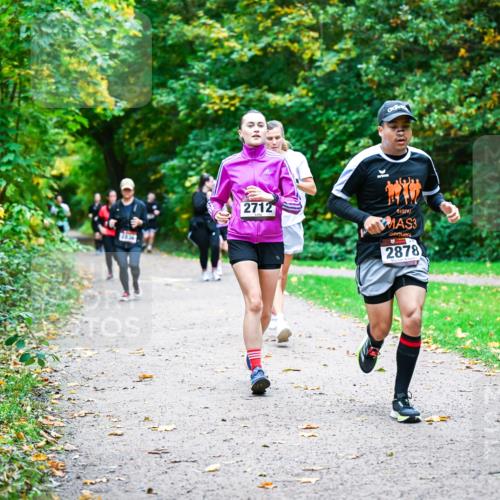 12.10.2025 - Bramfelder Halbmarathon 2025 Dr. Thomas Lammeyer http://msf.ph/oto/9350848 12.10.2025 10:36:10 Laufen 2712, 3, 2878 meine-sportfotos.de