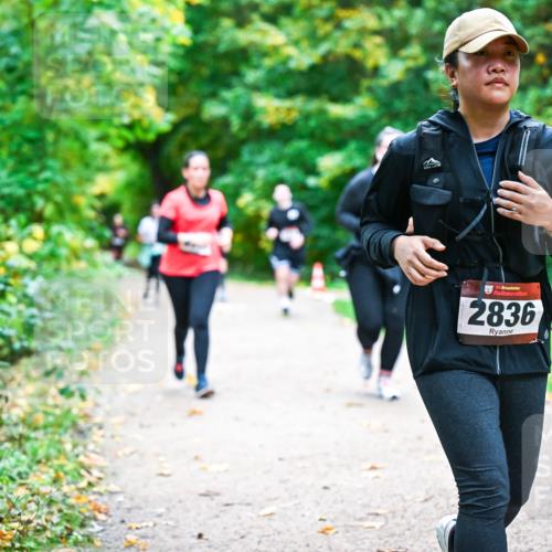 12.10.2025 - Bramfelder Halbmarathon 2025 Dr. Thomas Lammeyer http://msf.ph/oto/9350883 12.10.2025 10:36:17 Laufen 34, 2836 meine-sportfotos.de