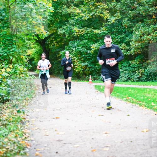 12.10.2025 - Bramfelder Halbmarathon 2025 Dr. Thomas Lammeyer http://msf.ph/oto/9350903 12.10.2025 10:36:21 Laufen 2943, 2867 meine-sportfotos.de